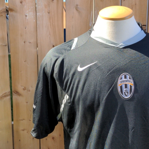 Juventus Nike shirt - Picture 1 of 5